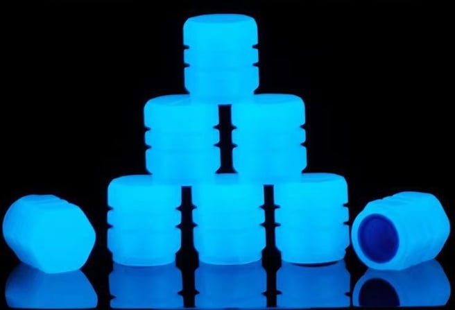 UNIVERSAL FLUORESCENT CAR TIRE VALVE CAPS 4PCS