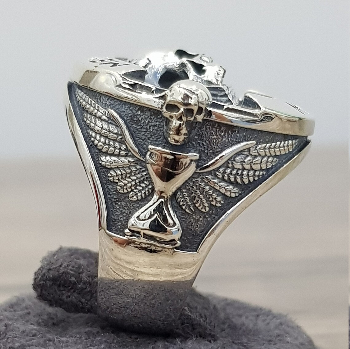 Memorial Mori Skull Sterling Silver Ring